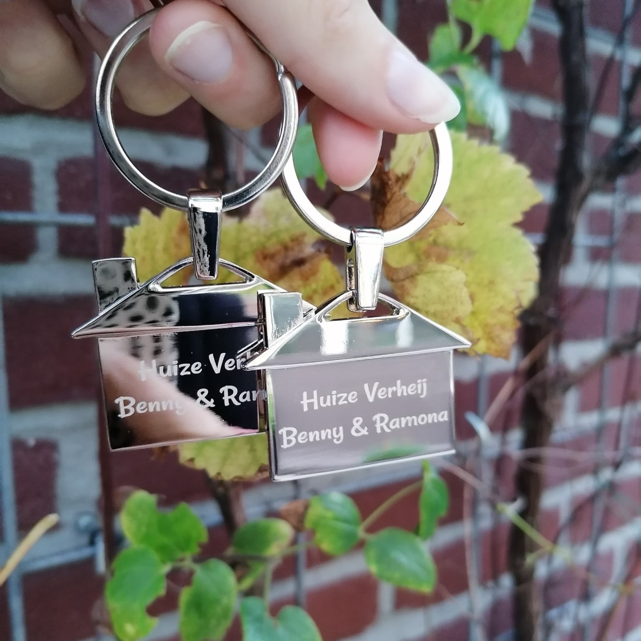 Habubu Betsy Trotwood niettemin Luxe sleutelhanger, perfect voor jouw (nieuwe) huissleutels - graveertotaal